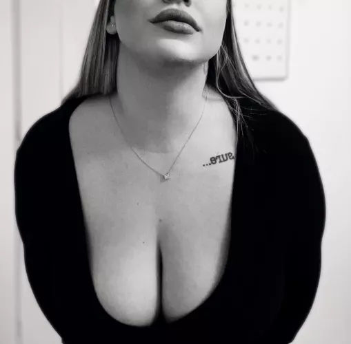 Come find me babes… @CurvyAvaRose by avarosexoxo