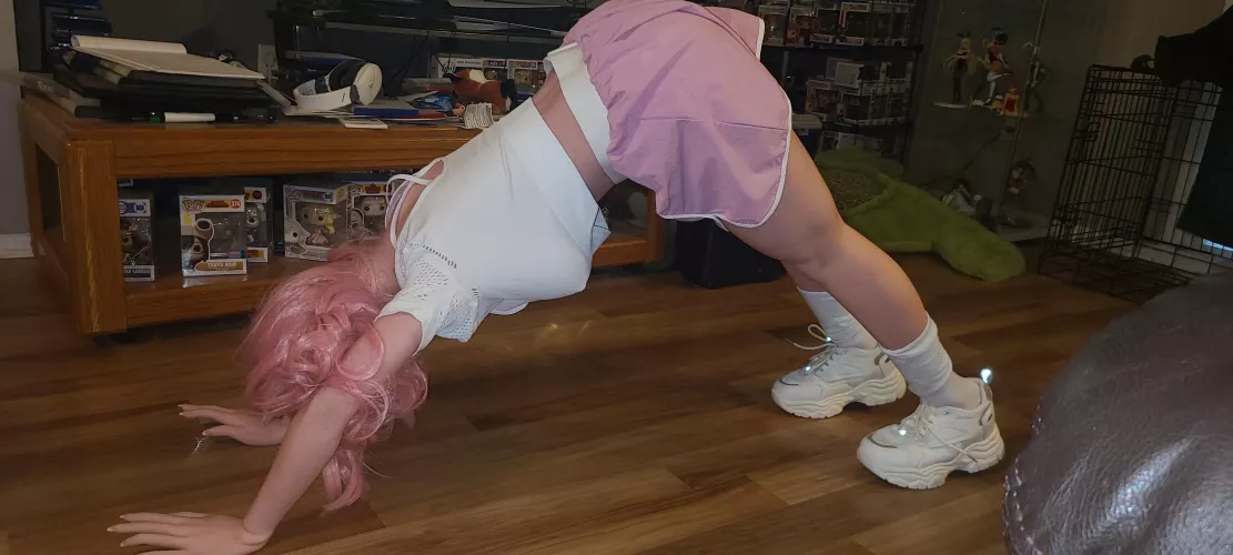 Downward me(dog) by thatkurokitsune