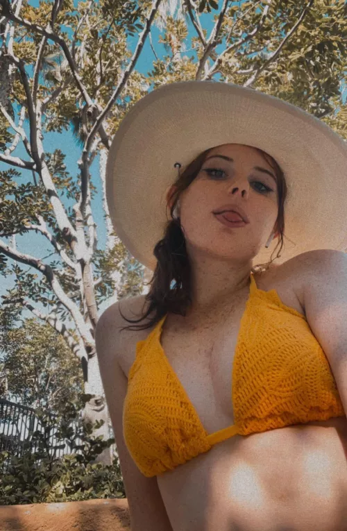 I don’t tan, I collect more freckles 😋 [f] by thankyouforthe-music