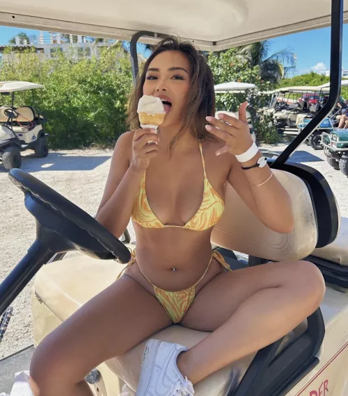 Ice cream by MaximumMindFreak