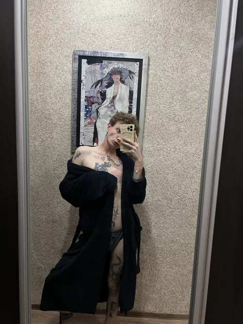 Is this robe fits me ? Or I would better dress it off? by Internal-Spite5059