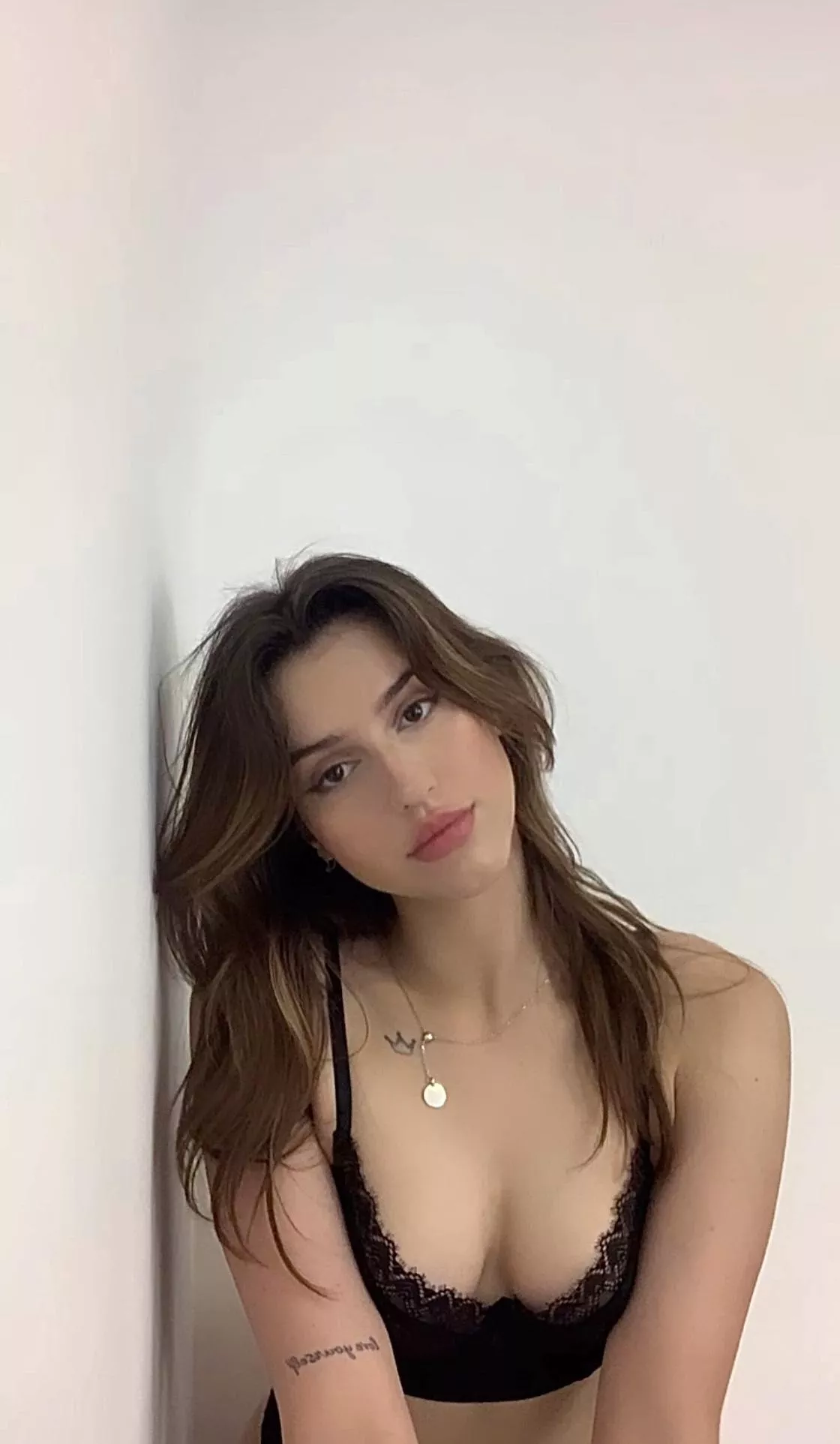 IUTR cutie brownhair posted by OkShallotz