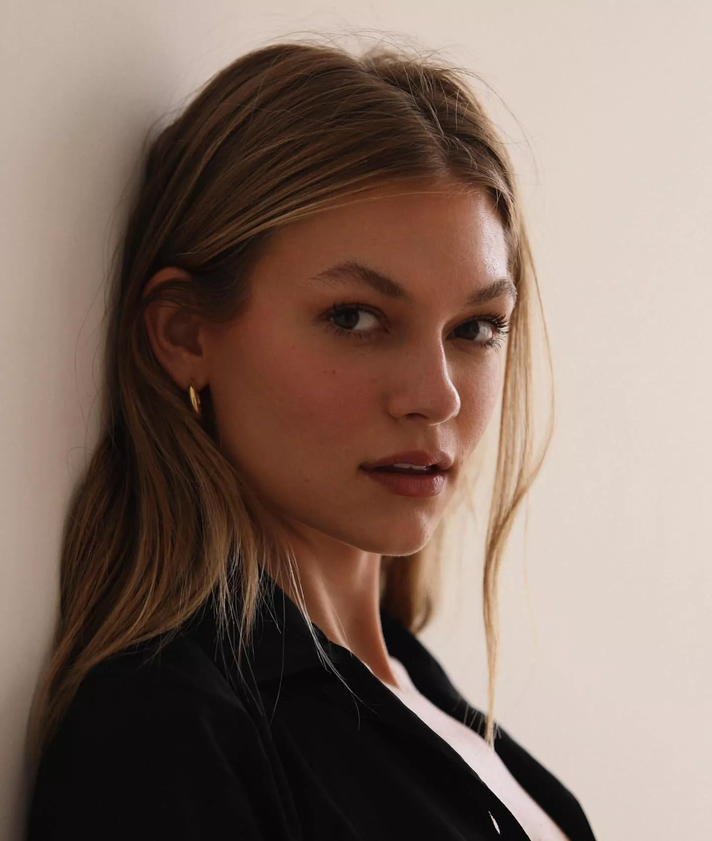 Julia Miller posted by HonestRunner