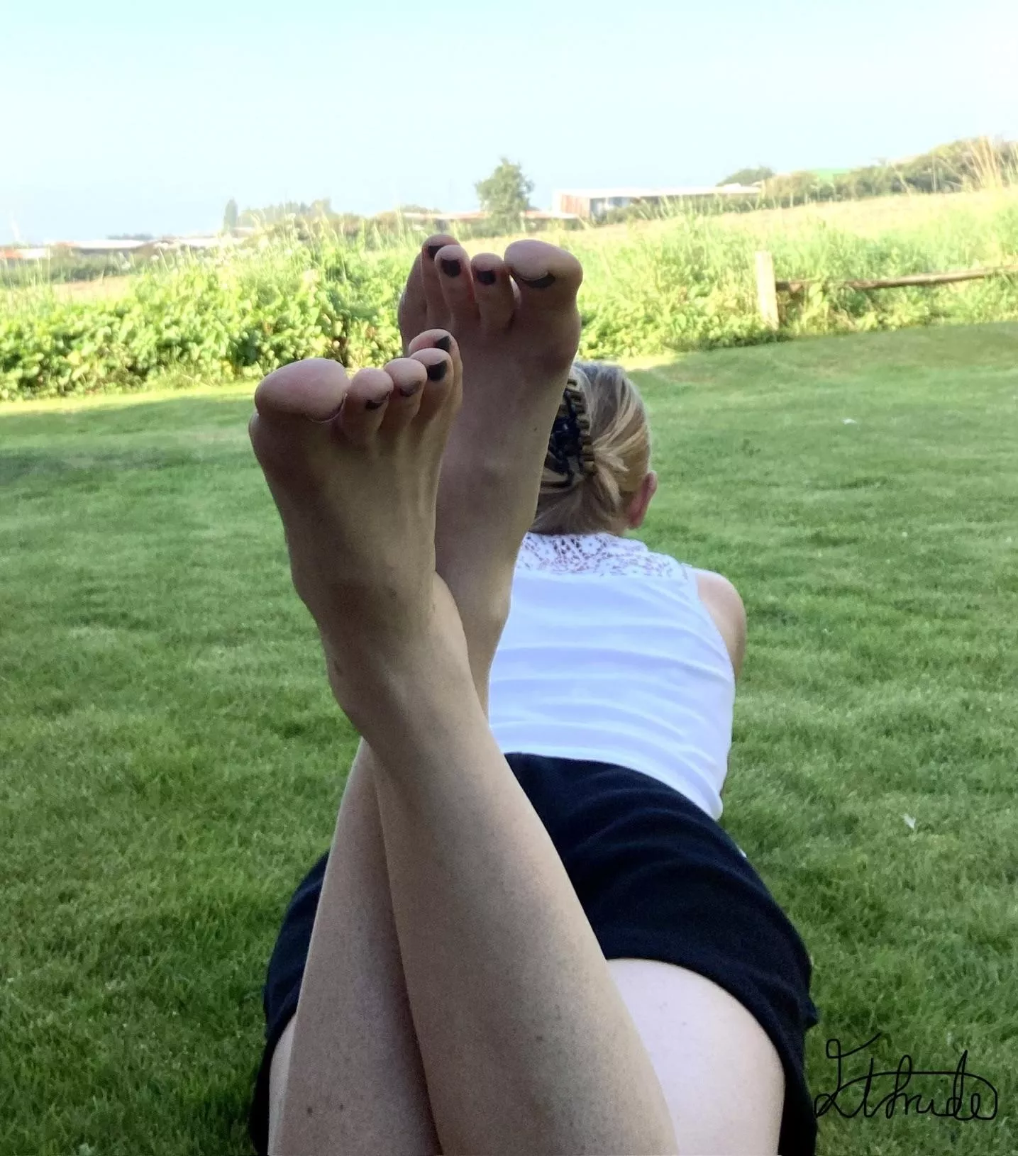 Kicking up my feet posted by Elfrida77