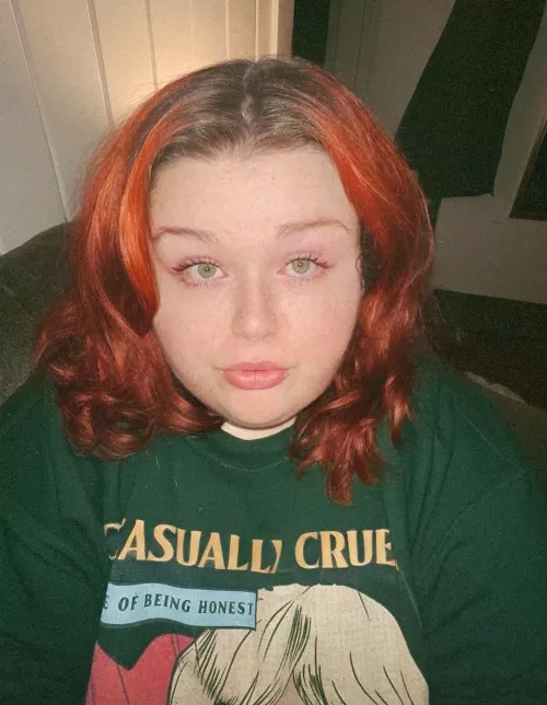 No makeup! How old do I look? 🫣🤫 by Gold-Gene-378