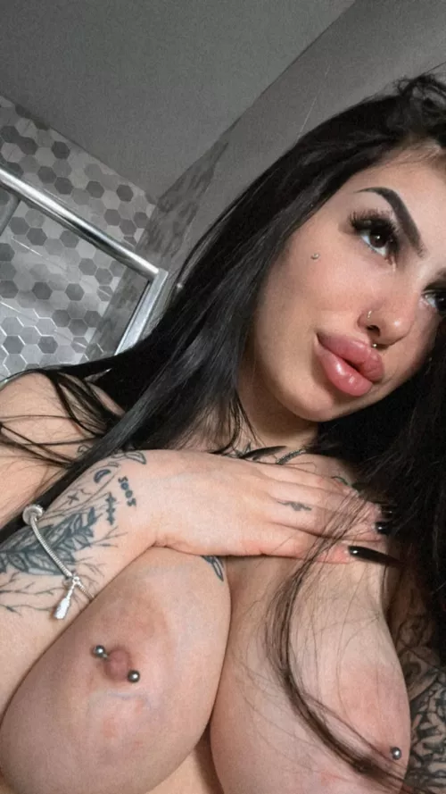 Should I wear no bra more often? by Bambisscleo