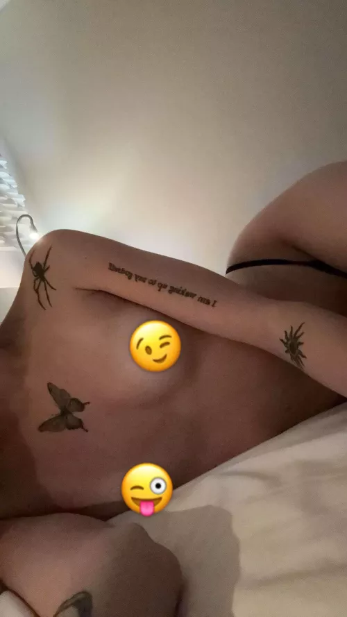 Vem vill ha en helt naken video i DMs😜🤭 by Busungenmaya