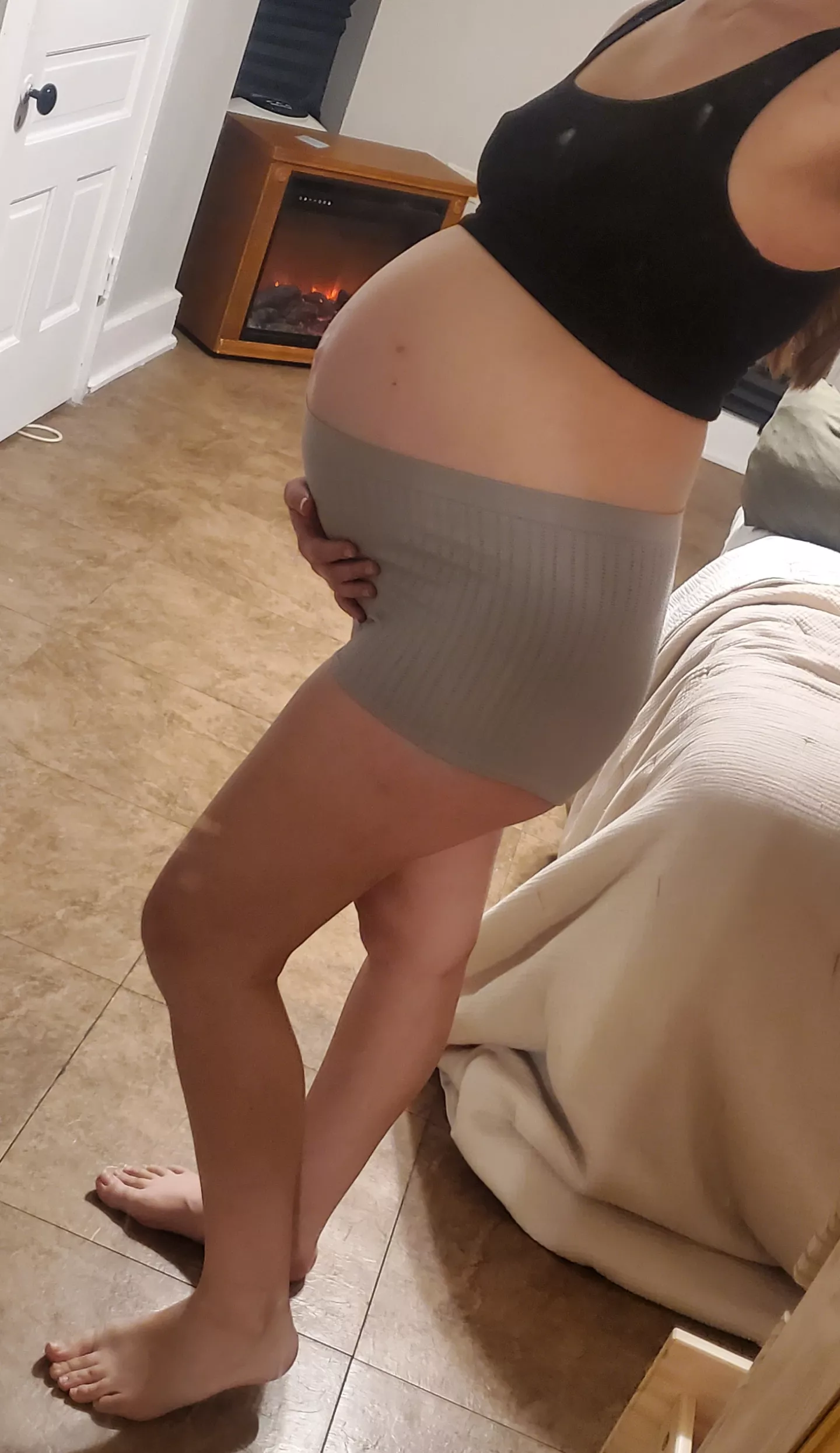 Wanna lay in bed with me and feel little hiccups? posted by pixieizzi