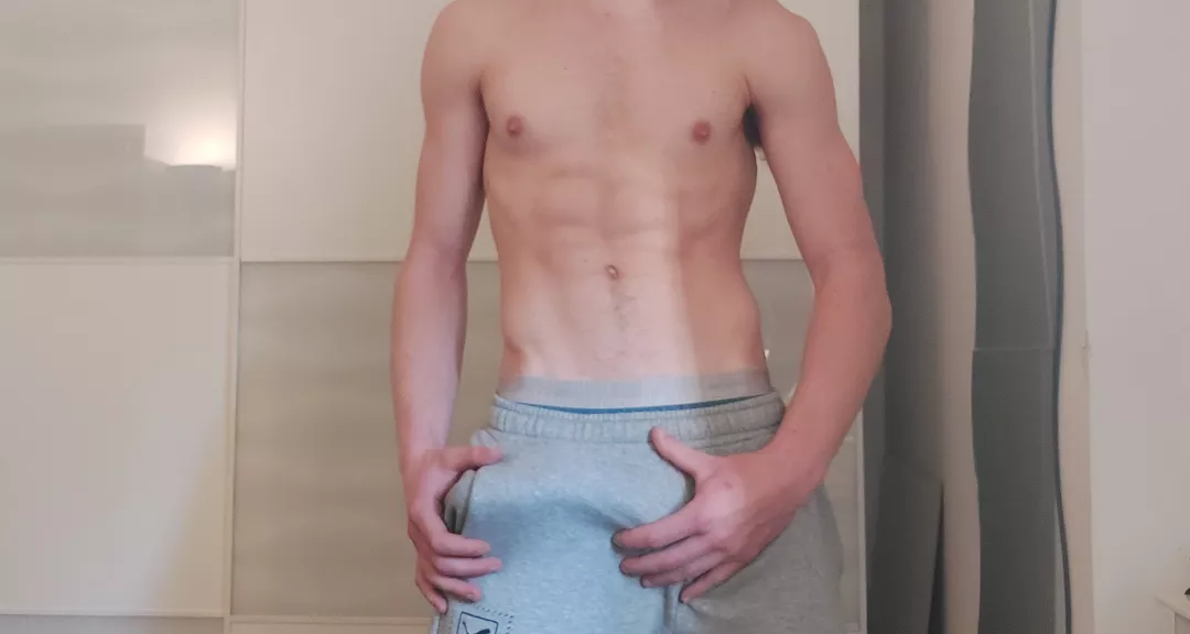 who doen't like grey sweatpants? posted by Legref