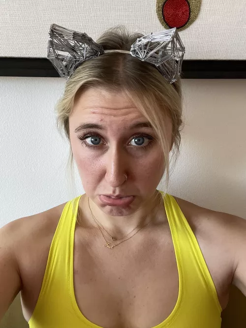 Who wants to adopt a sad kitten 😽 by stellamuse_69