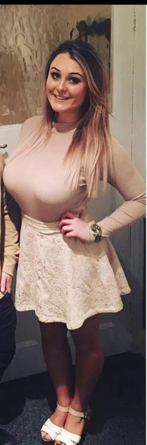 Absolutely nowhere to hide…and she knows it by DentistGeneral4633