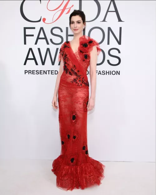 Anne Hathaway by Ree-Ko