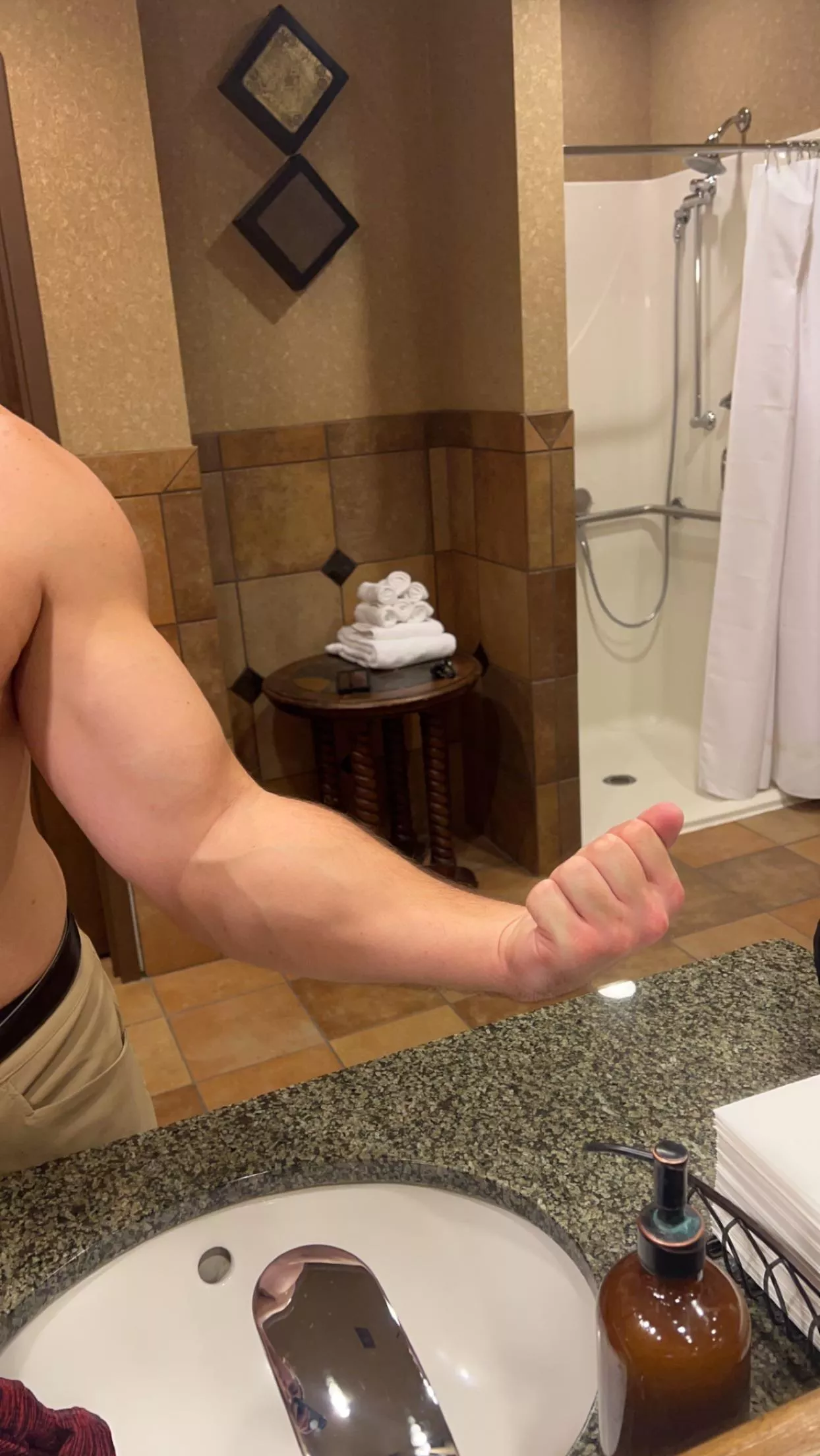 Another late night gym session posted by Throwaway999989890