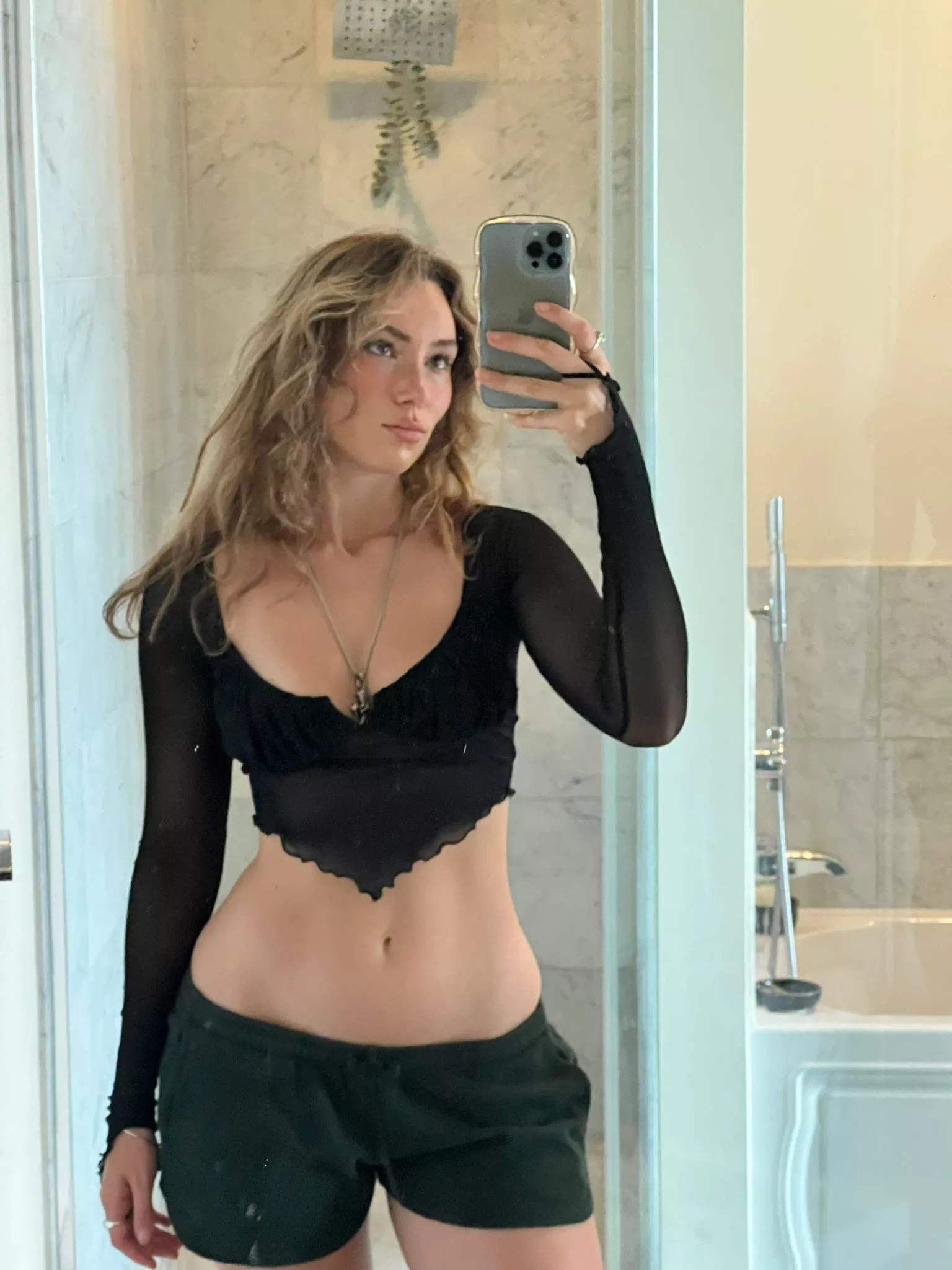 Beautiful in black 😘 posted by victorialynnmyers