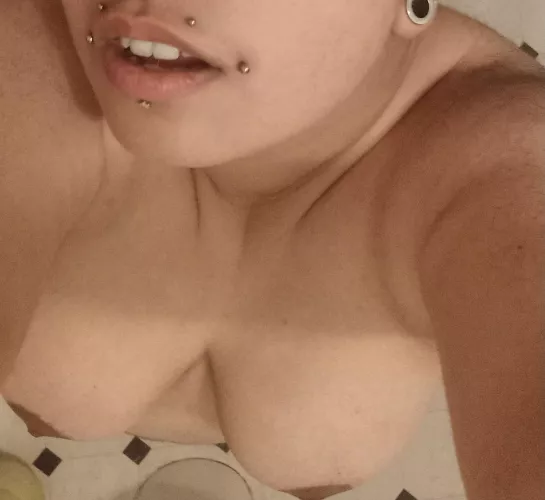 Cold rn x by Ghostyrosepetalgang