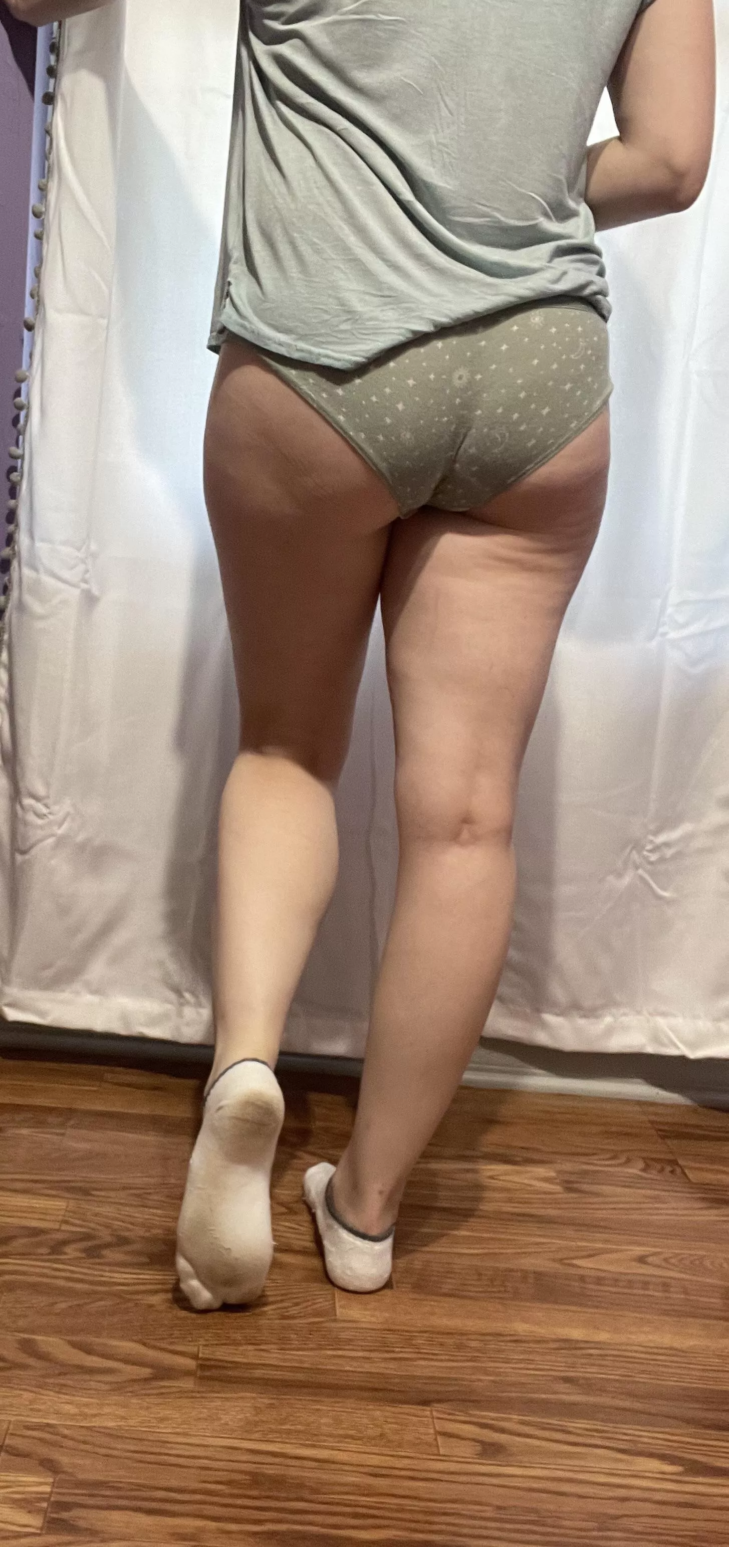 Don’t you love how these grip my toes?[F] posted by thesockstress