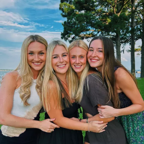 Four pretty smiles by whitetoweltw