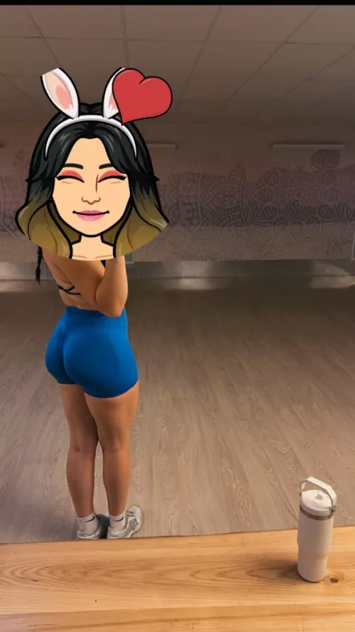 I love an empty gym by Mxya_I