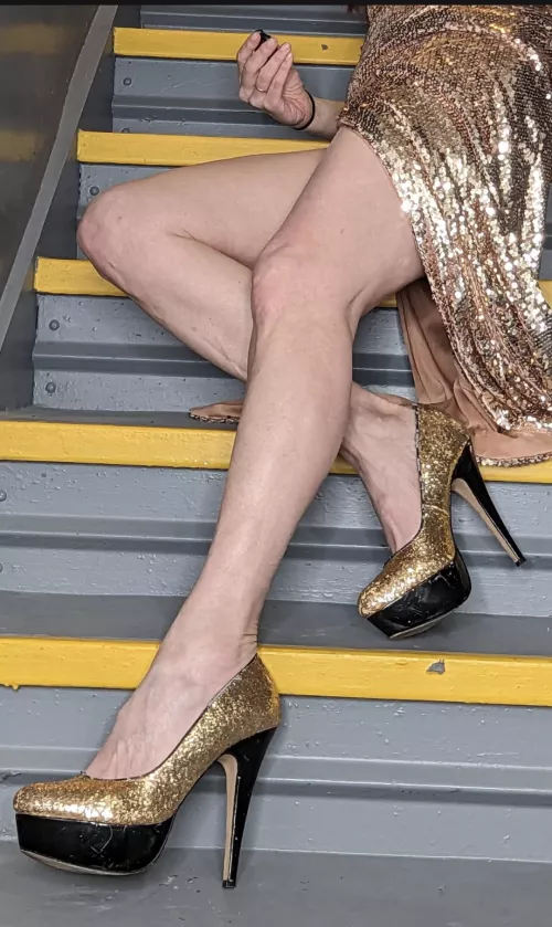 I love the shine of gold! by lavieautumnrose