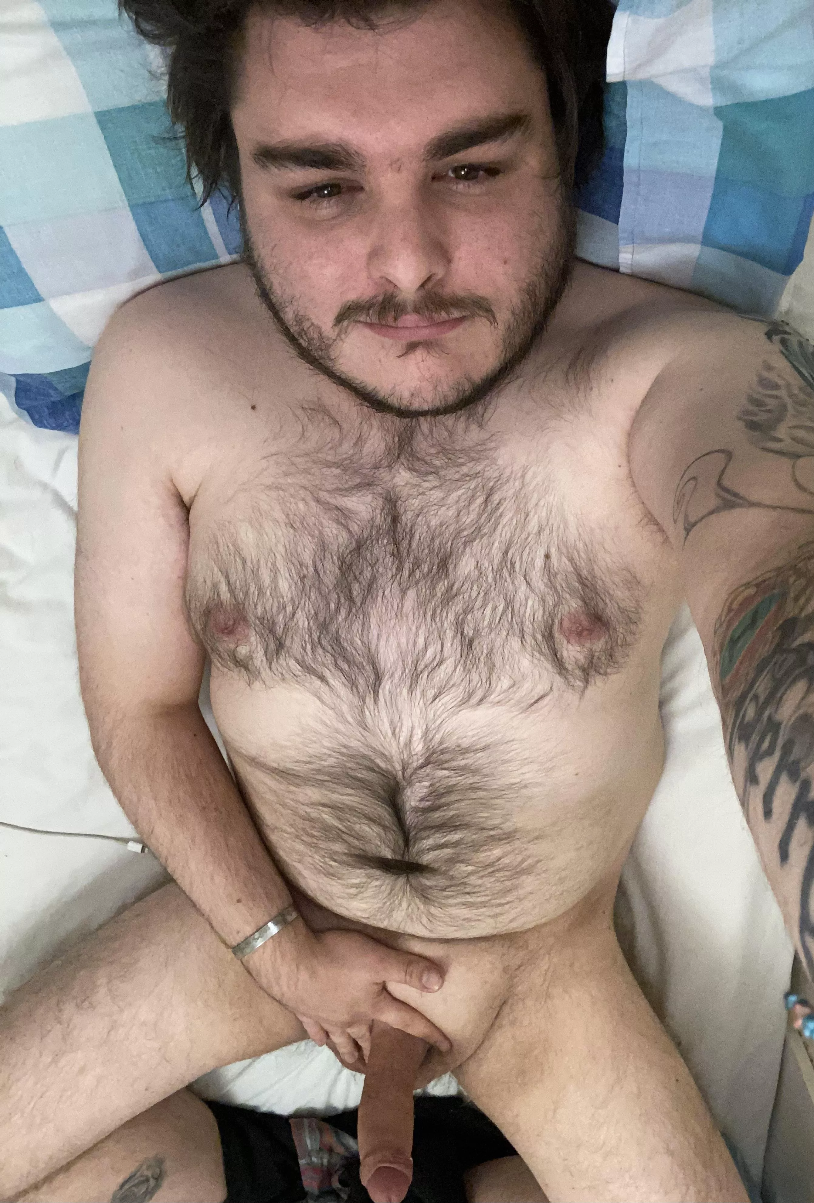 Just a thicc horny hairy virgin, any ladies wanna help change that? posted by TheMVP94
