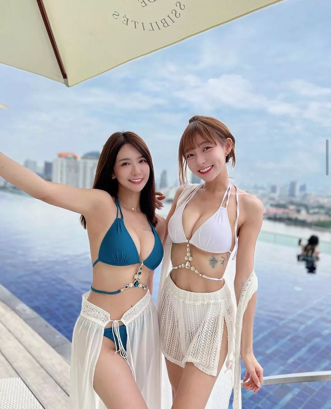 Left or right? posted by CaptainUndie