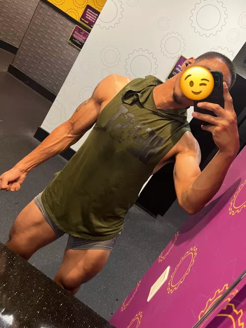 Love how my veins looks by AdonisFit69