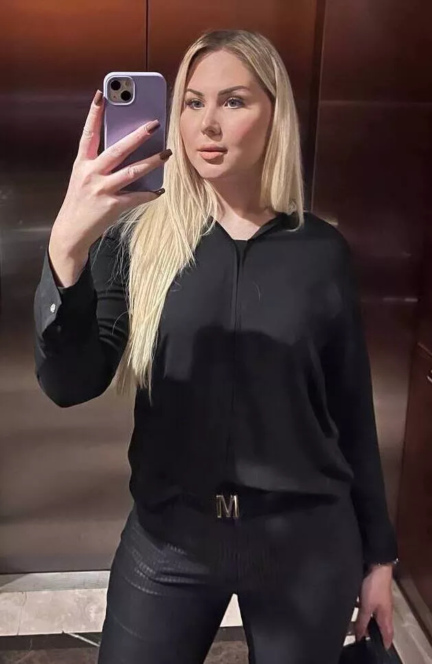 Mirror Selfie in the Elevator ;P posted by BluebirdReasonables