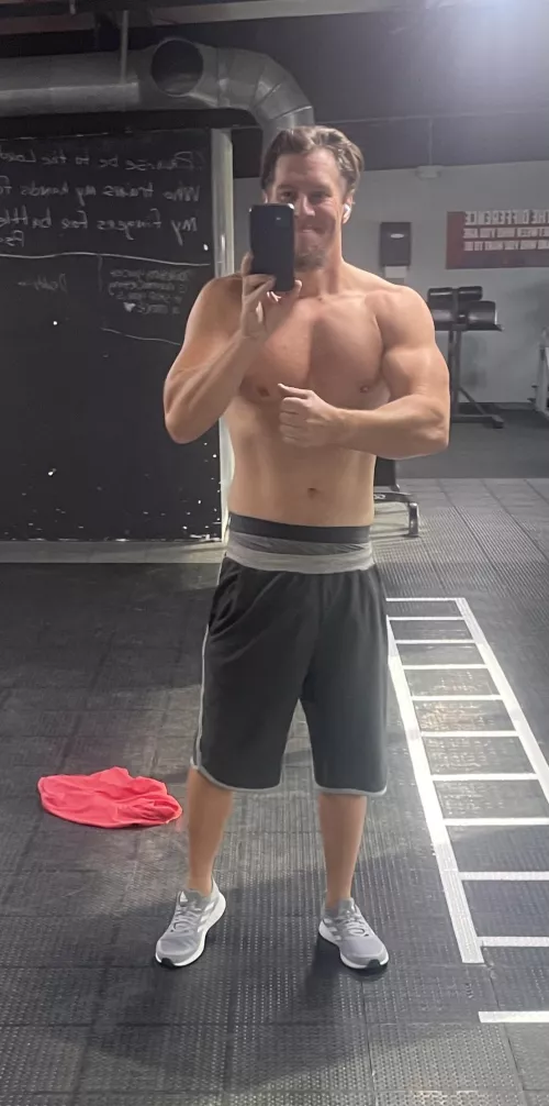 Plus some bicep(45) by hanshotfirst2233