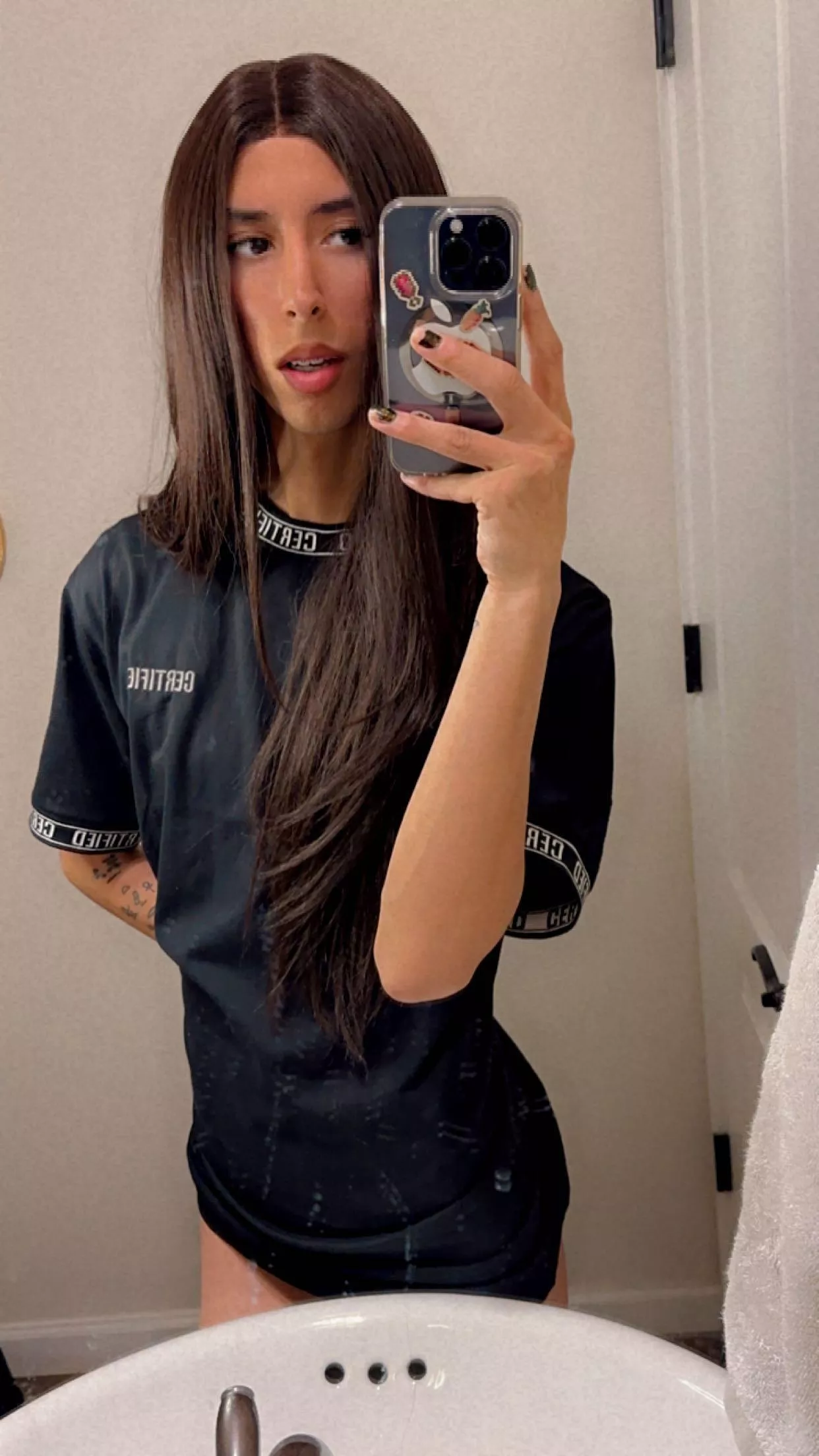 Say hi if you think I'm cute posted by PoisedUnification