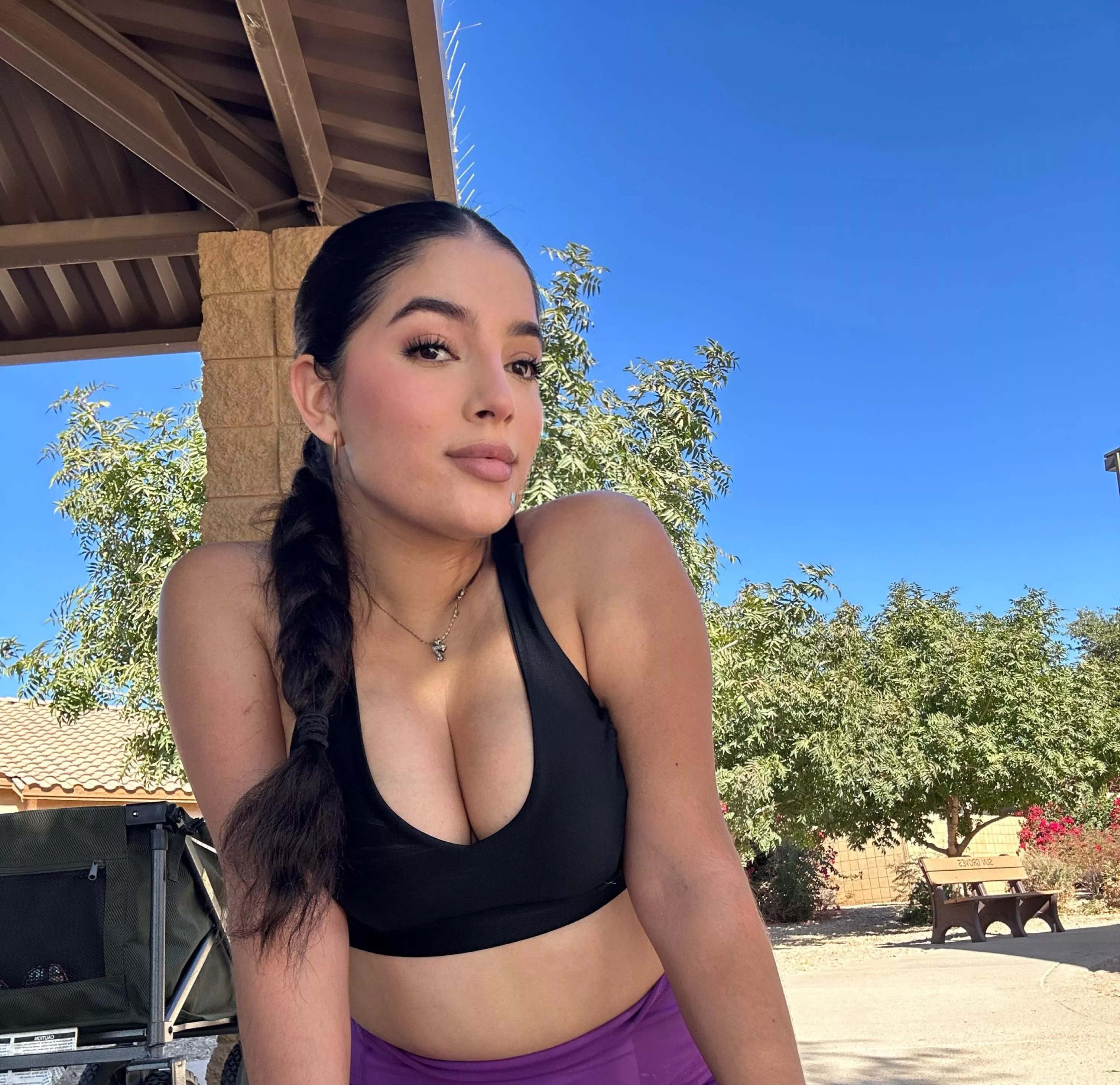 sports bra cleavage! posted by Both-Weather4435