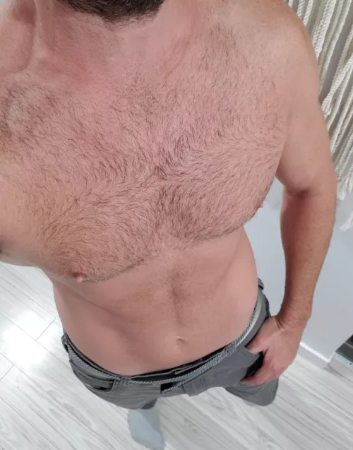 Was told that I may belong here ? Too trimmed for this sub ? by Particular_Camera913