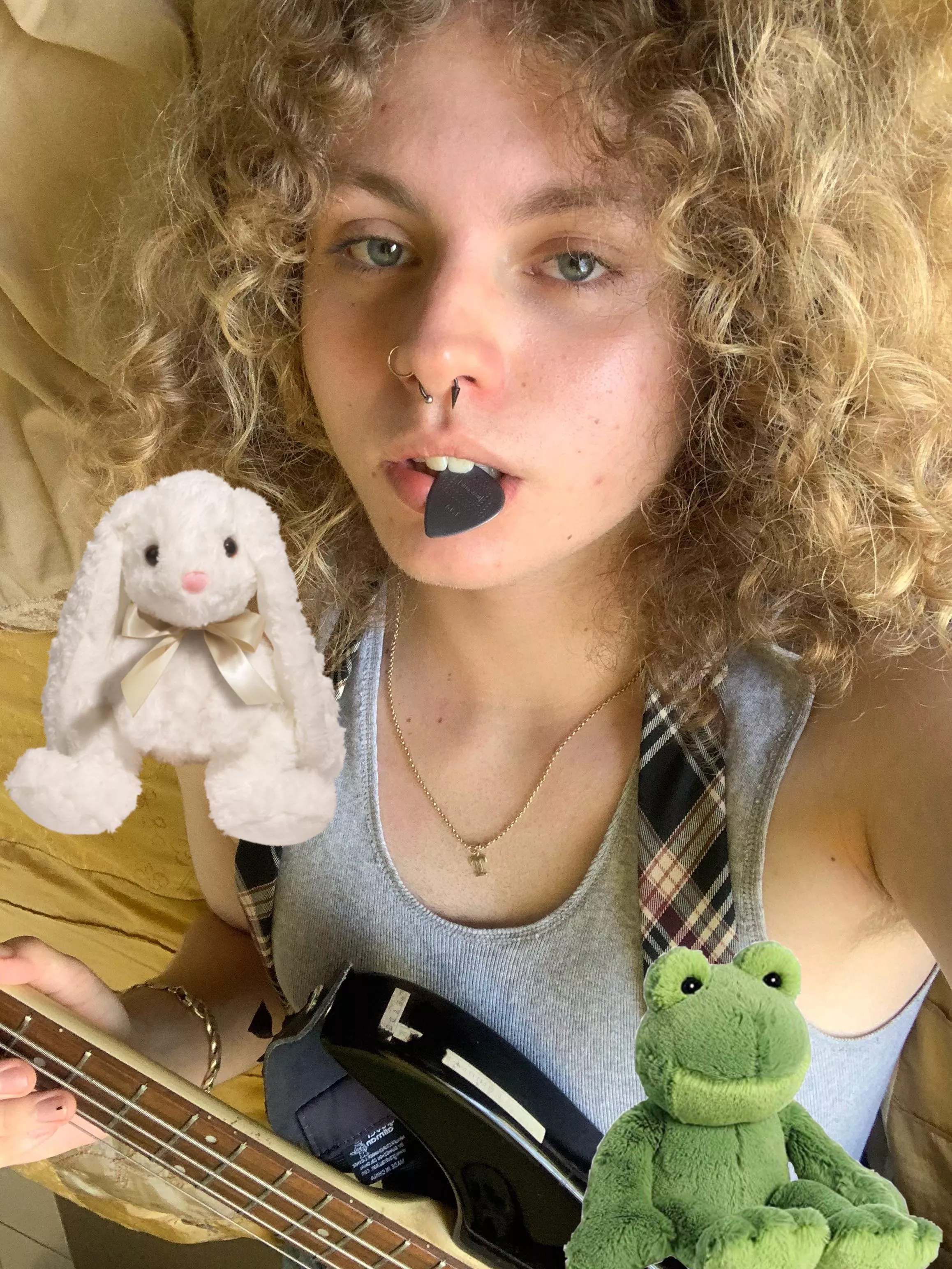 Who wants a bassist boyfie? posted by beneaththefur