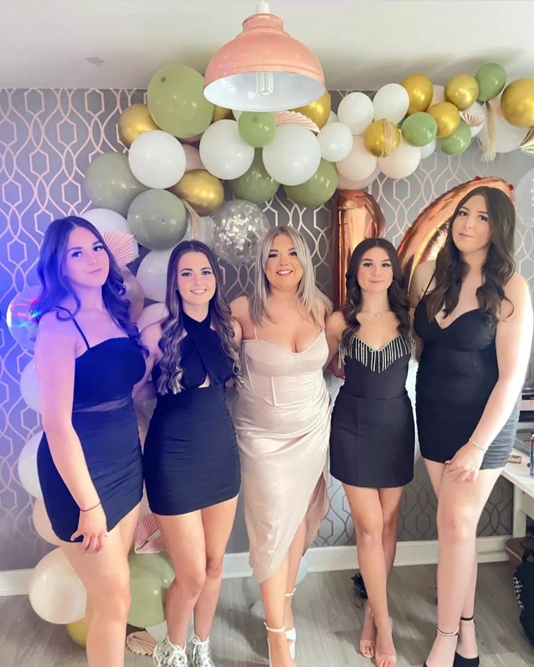 Again my Sister is one of the girls, guess which one ;) [5] posted by assaddict01