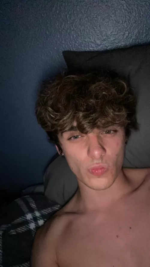 Come give me cuddles by SkyLovesSenna