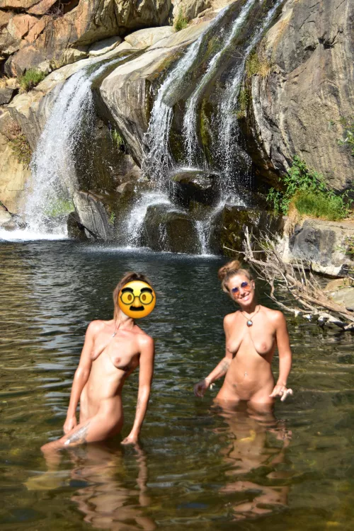 Do y’all have friends you can be nude with? I’m blessed to live in an area that’s very clothing optional friendly, so most my friends get nude with me. by kiki_azure