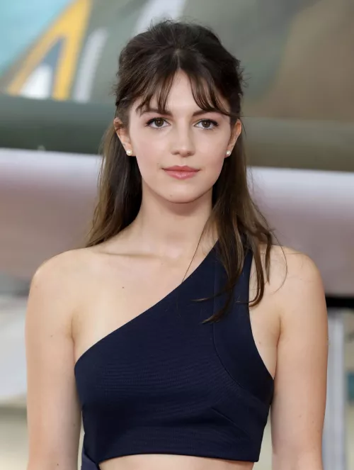 Ella Hunt by beautyadmirer_