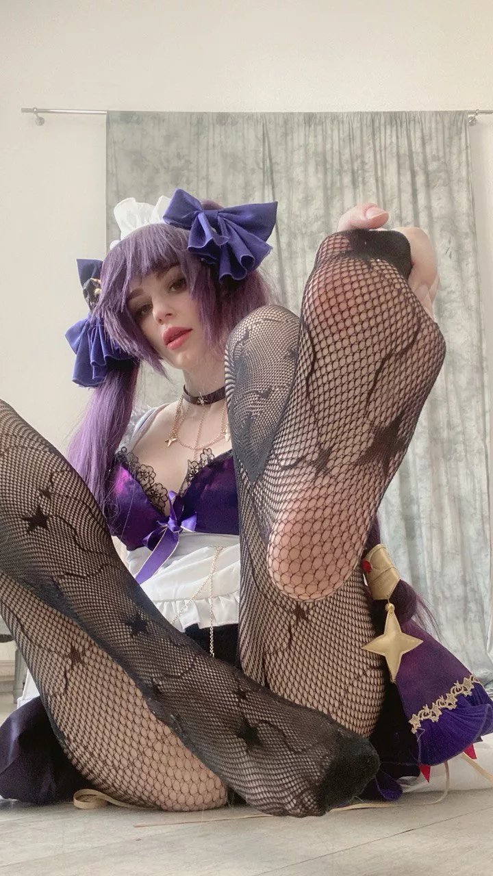 [F] I cleaned your house can you clean my feet in return? posted by Kanra_Cosplay