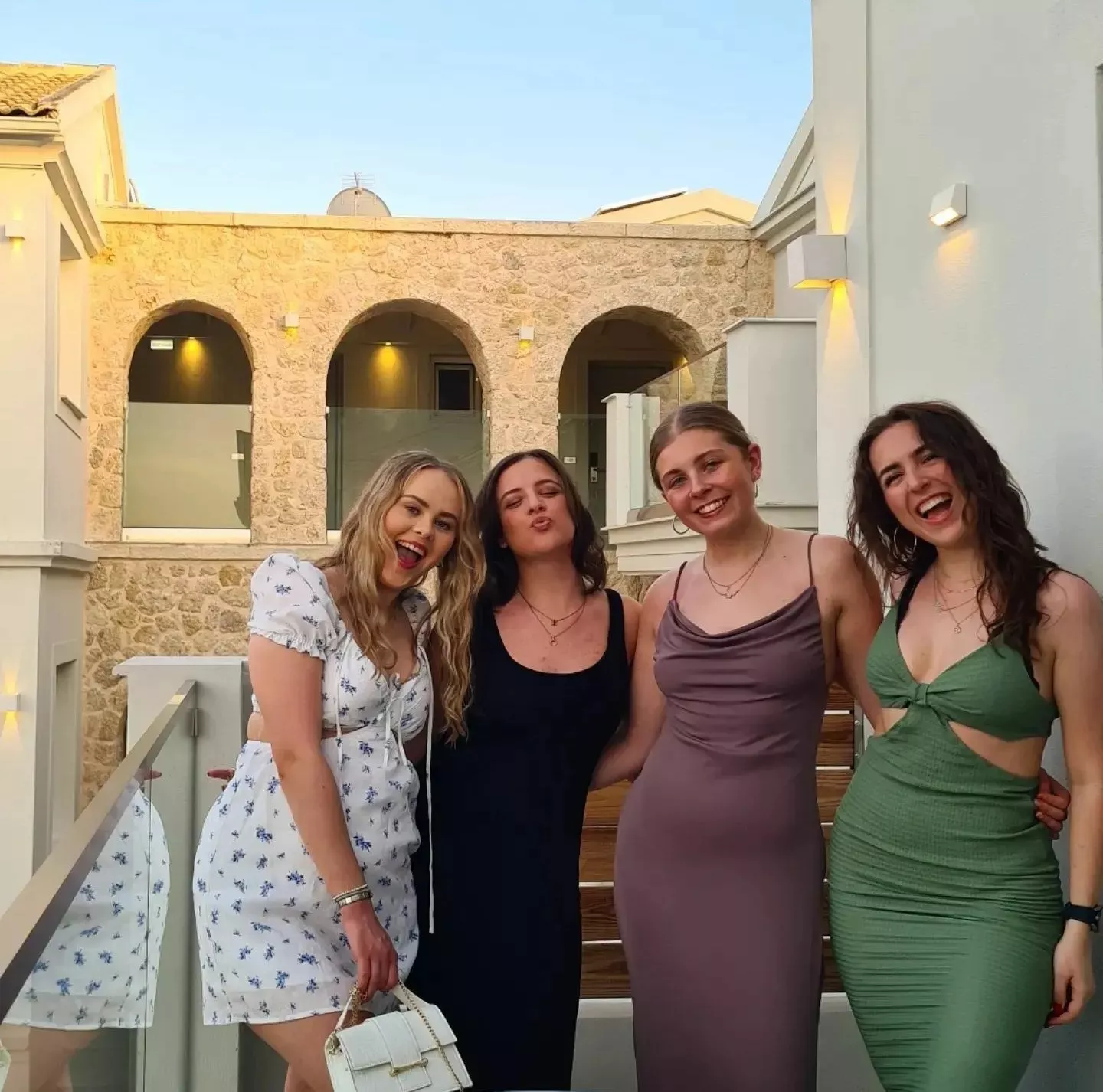 Girls abroad 🇬🇧 posted by bigoldgayboy