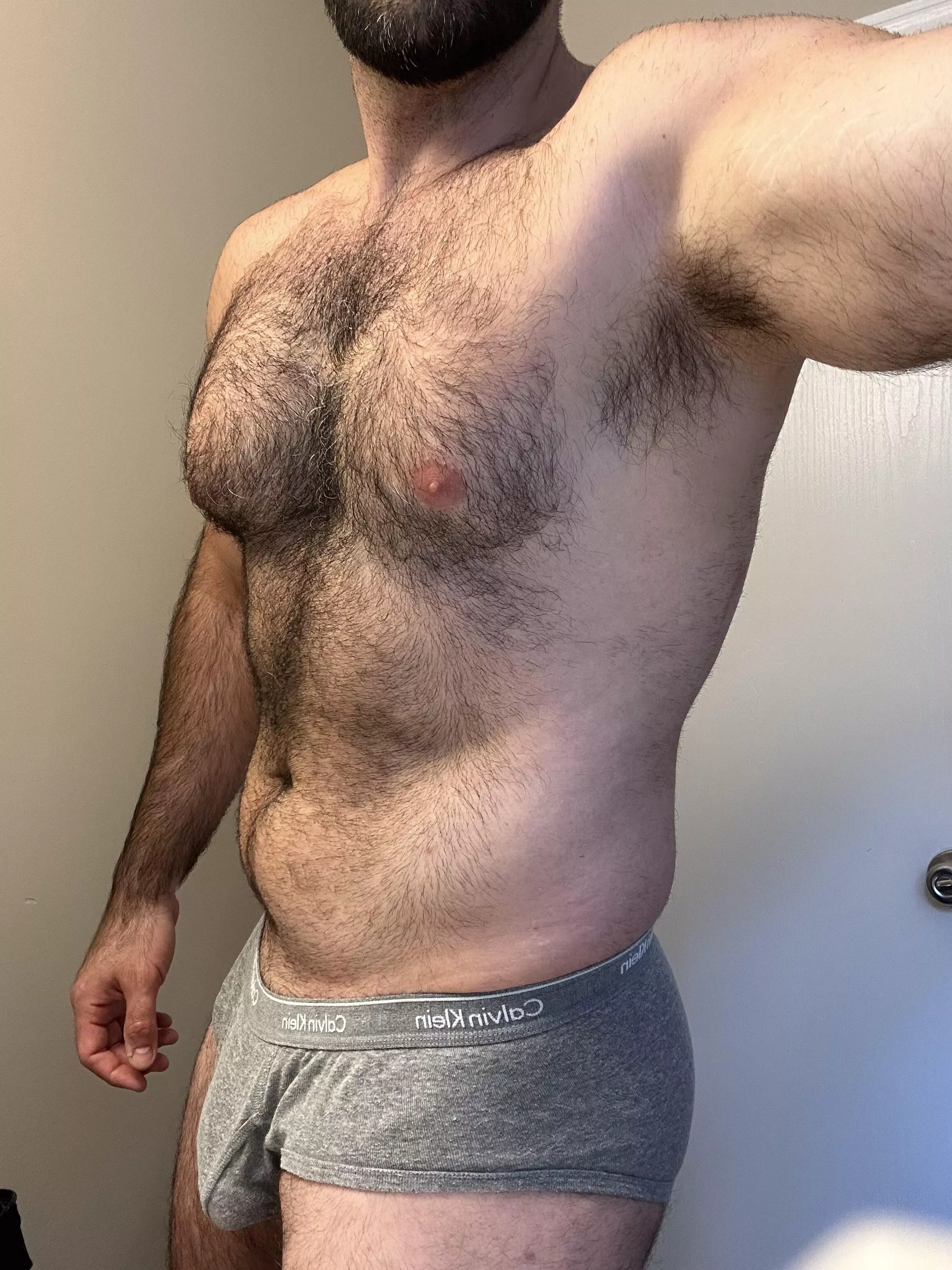 Hairy dad bod (38) posted by Healthy-Magician-172