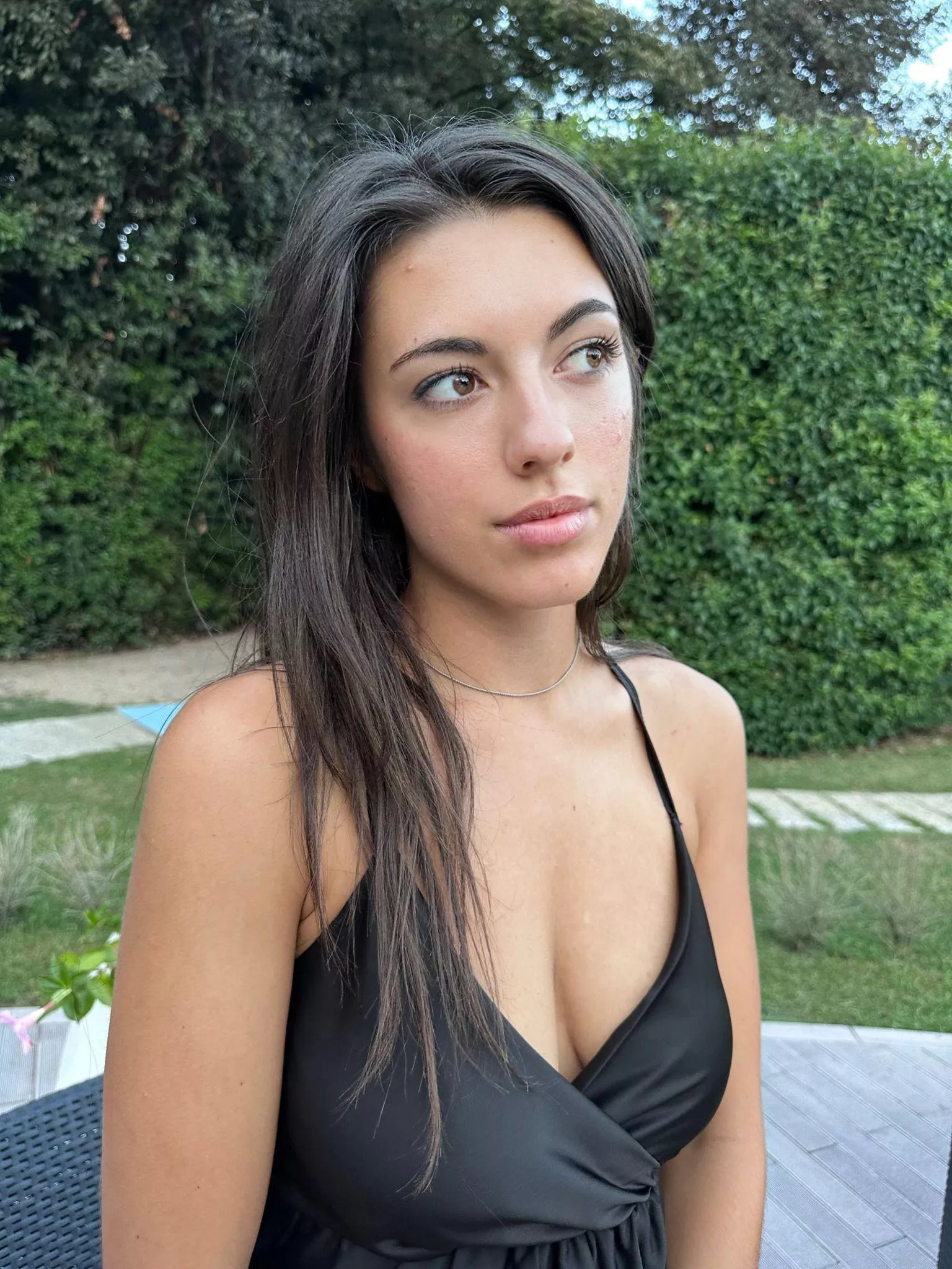 Mastering the art of being sexy without crossing into the vulgar territory. It's a delicate balance! F19 posted by inyourcaptivity