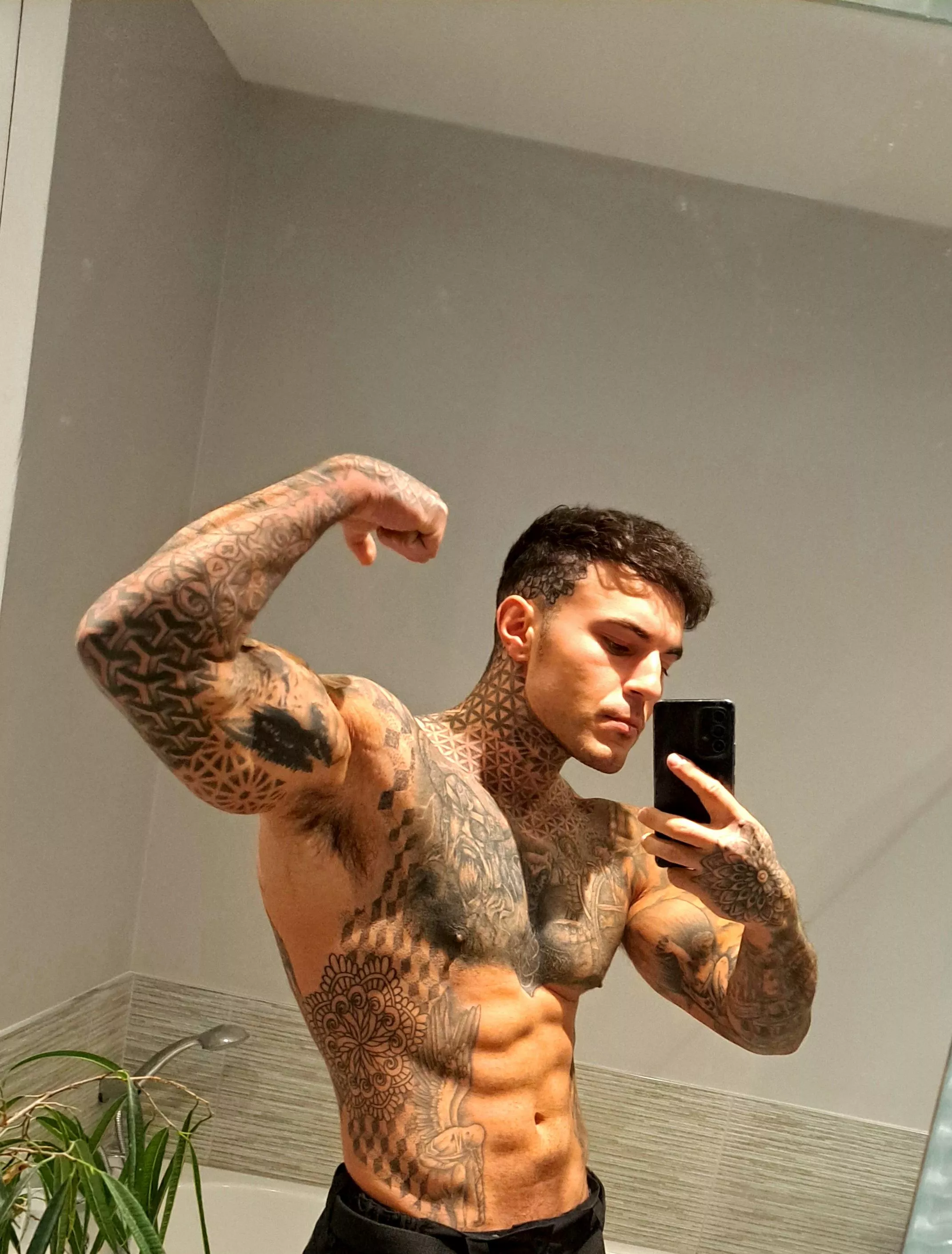 My favourite pose ;) posted by bahamianDowel769