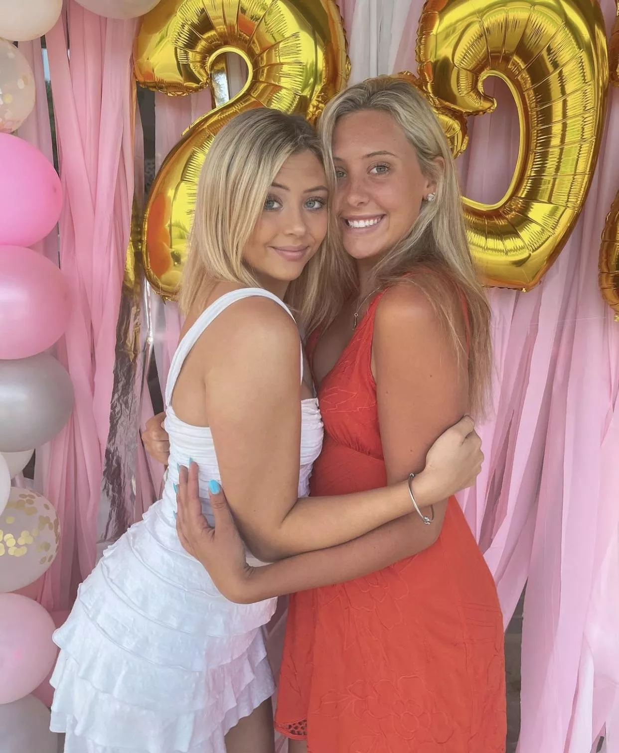 Which sister? [2] posted by tennisa_zelal