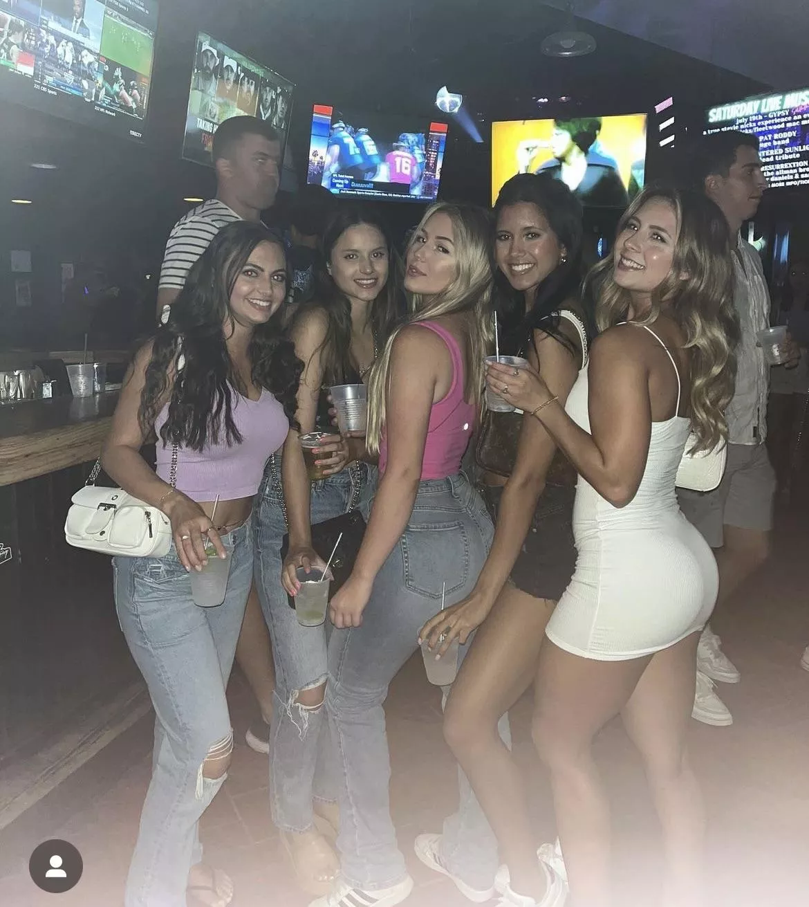 [5] Night Out posted by ViewNo8293