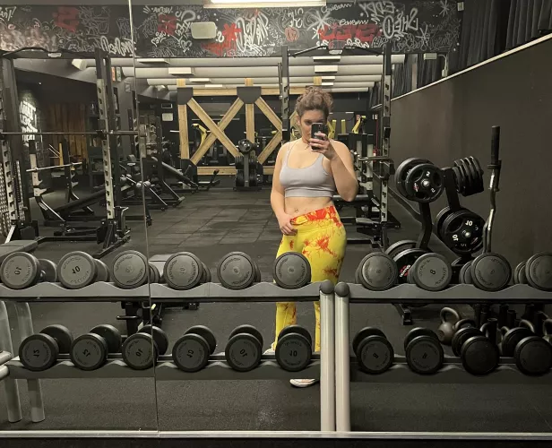 Am I the only one who stays until the gym closes? by victoria_Nobile