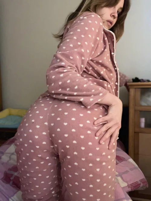 Available on a first-come, first-served basis by sweetannexo