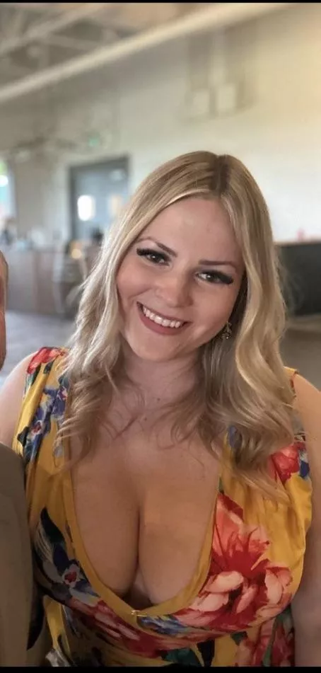 Canadian smokeshow posted by get_high_get_low