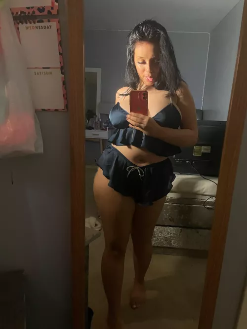 Do white men love my body shape? by BeaBabin