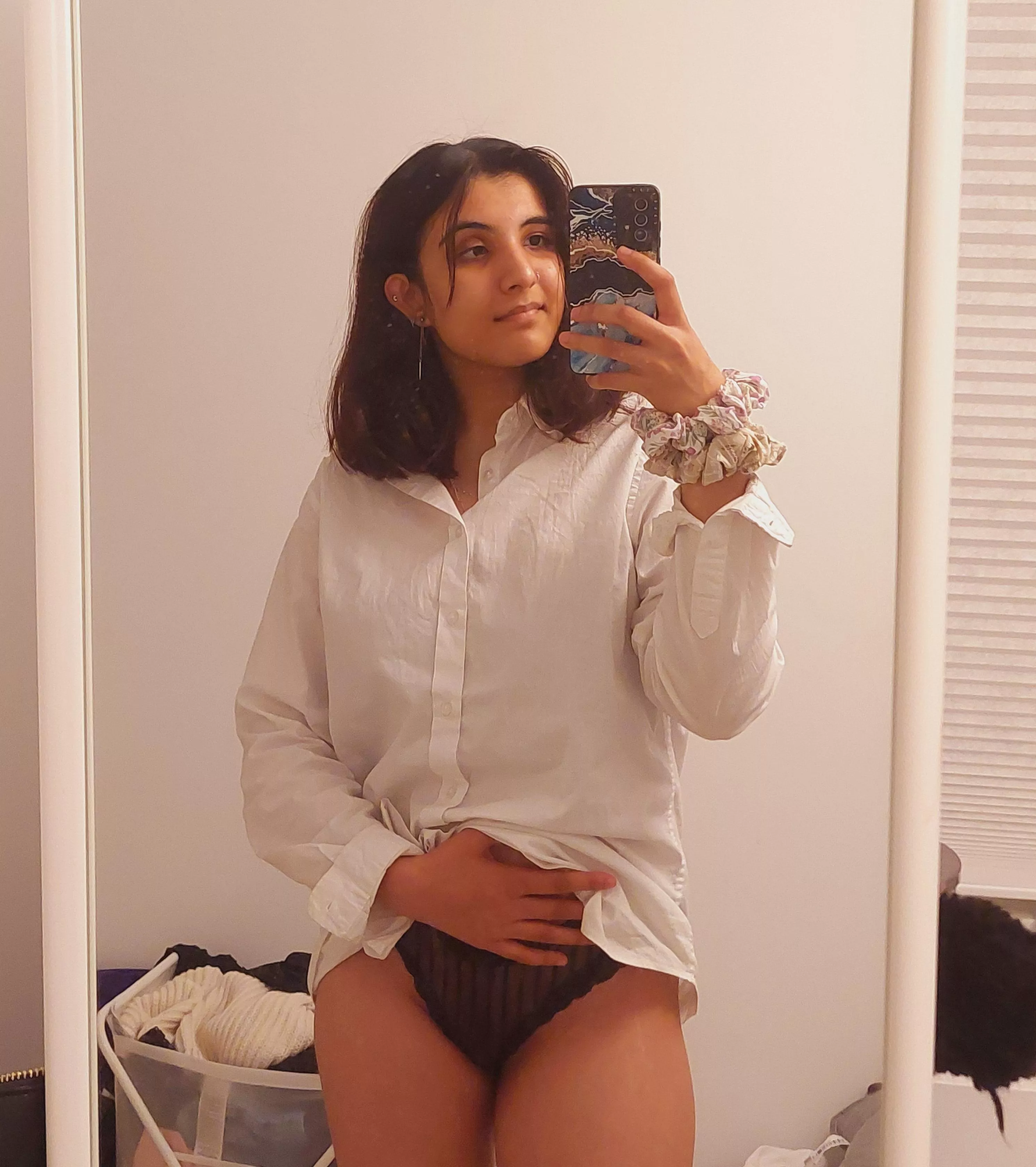 f18 - I said id bring you a smile on friday. Here I am! posted by HappiHazel