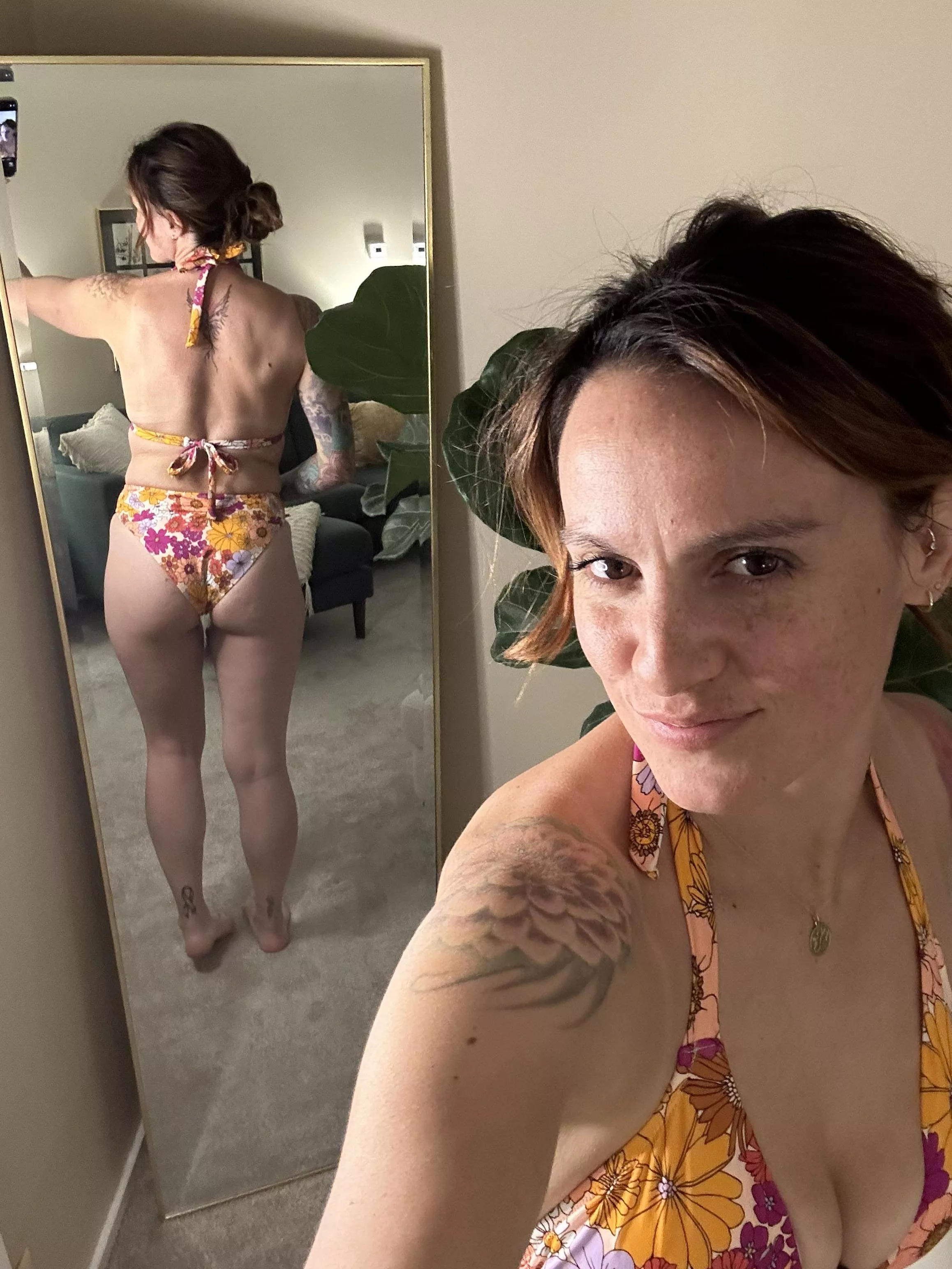 feeling pretty today posted by Tay-Rae773