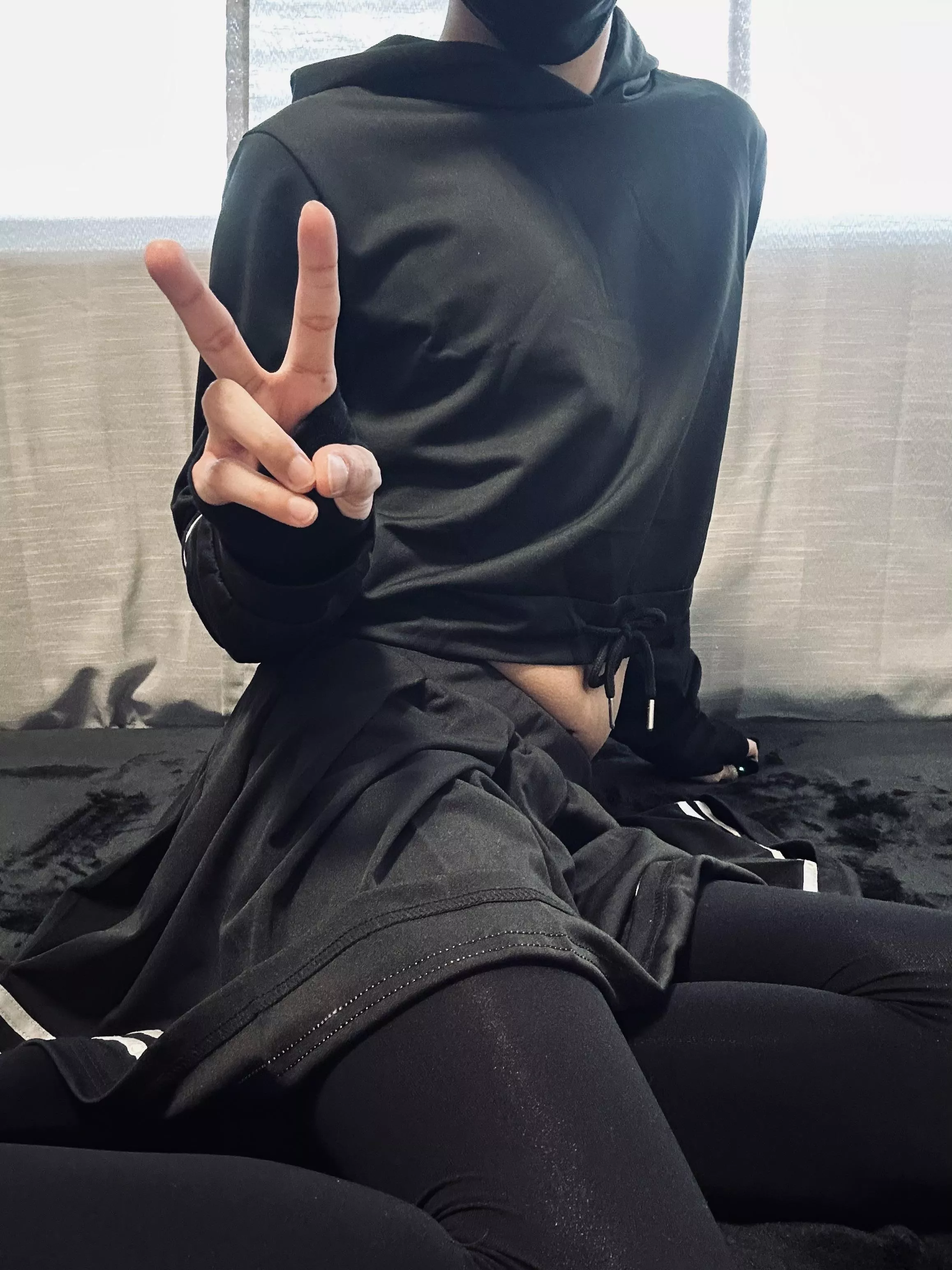 First time wearing tights! How do I look? 🖤 posted by femboiweeb4